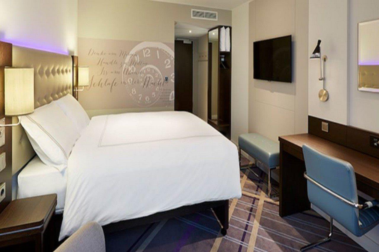 Premier Inn Duesseldorf City Friedrichstadt Екстериор снимка