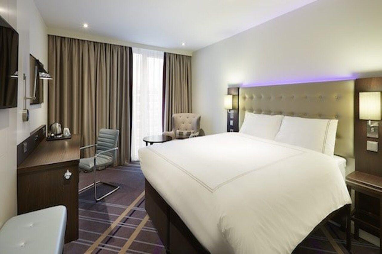 Premier Inn Duesseldorf City Friedrichstadt Екстериор снимка