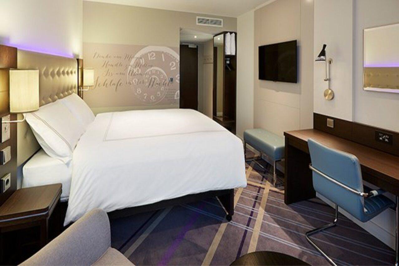 Premier Inn Duesseldorf City Friedrichstadt Екстериор снимка