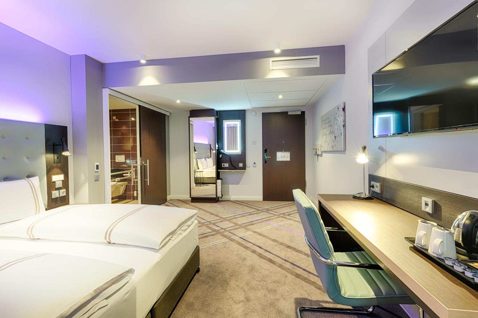 Premier Inn Duesseldorf City Friedrichstadt Екстериор снимка