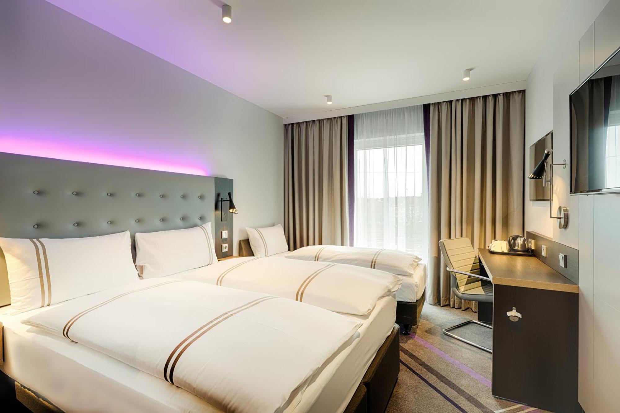 Premier Inn Duesseldorf City Friedrichstadt Екстериор снимка