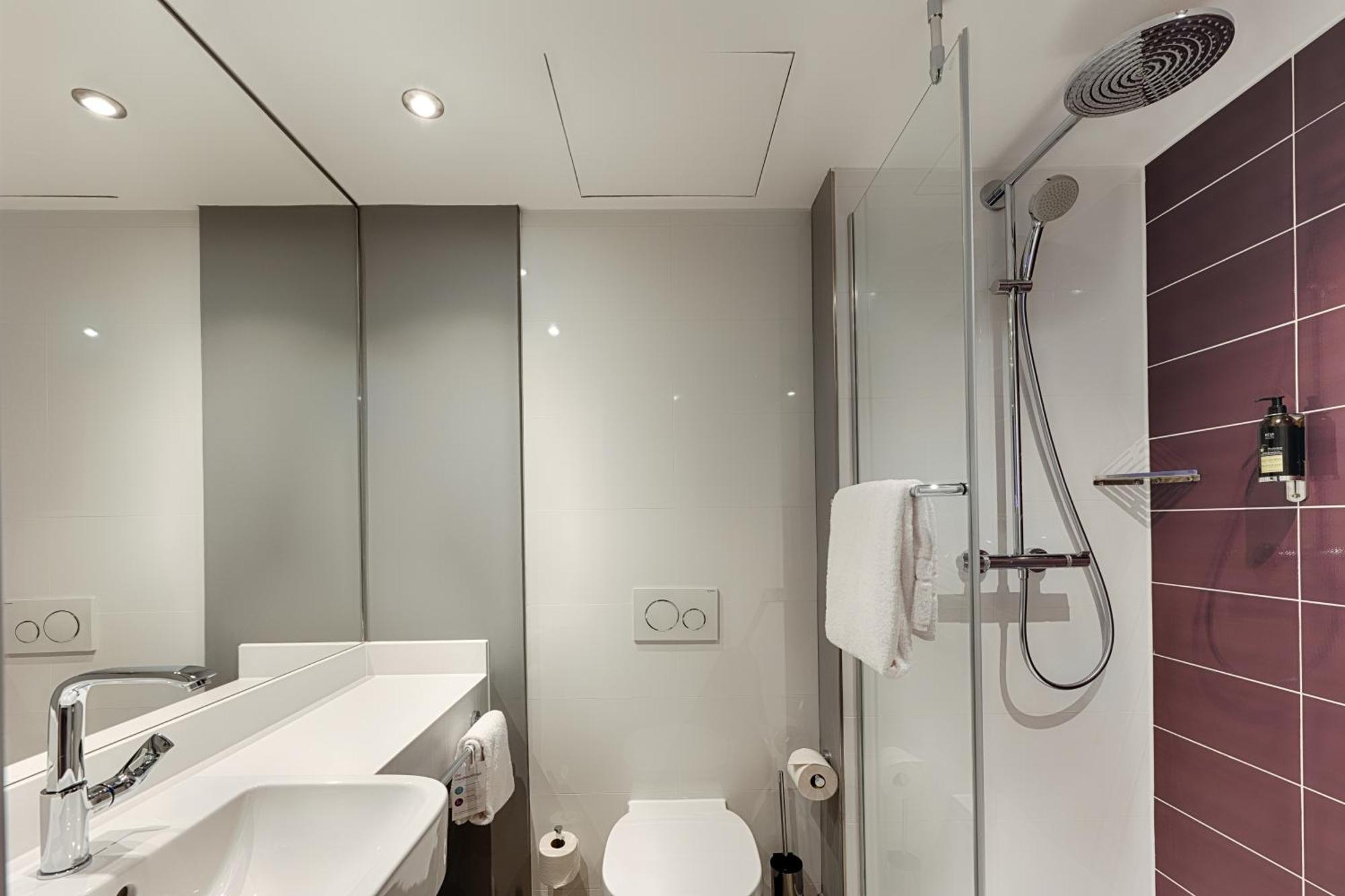 Premier Inn Duesseldorf City Friedrichstadt Екстериор снимка