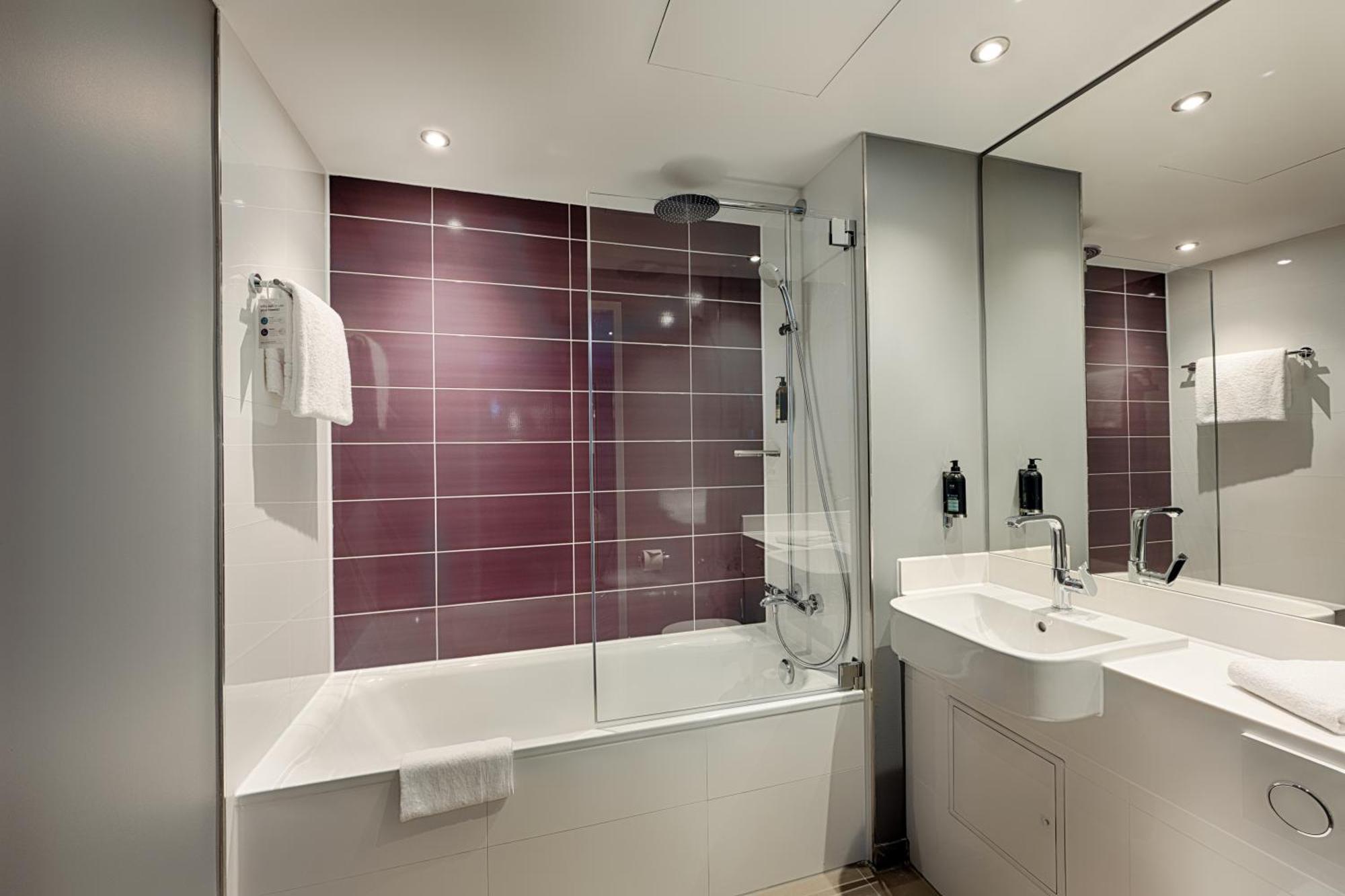 Premier Inn Duesseldorf City Friedrichstadt Екстериор снимка