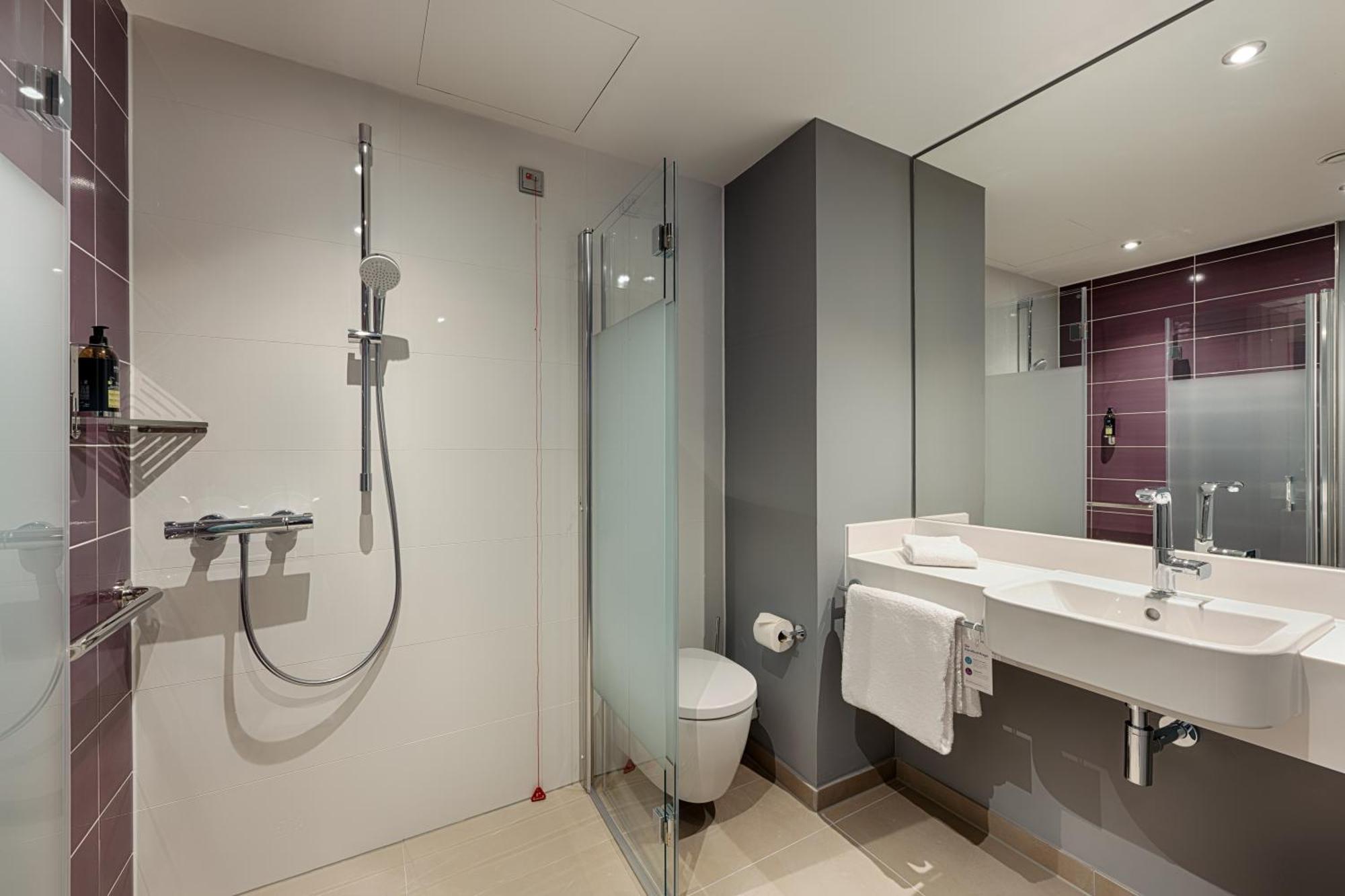 Premier Inn Duesseldorf City Friedrichstadt Екстериор снимка